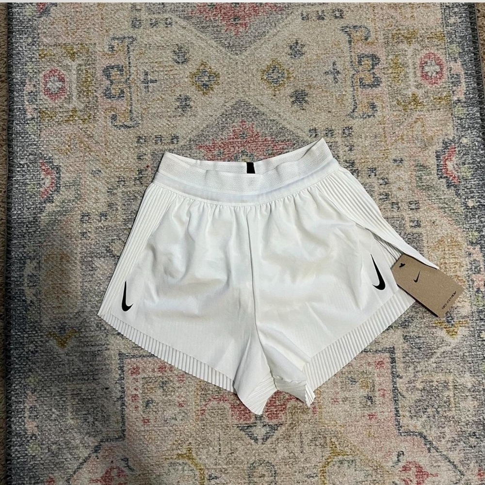 Nike aeroswift high rise shorts